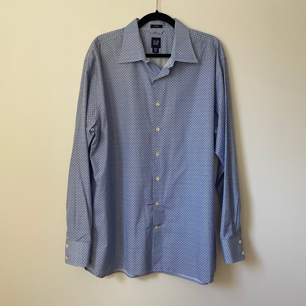 GAP Fitted Blue Checkered Button Down Dress Shirt